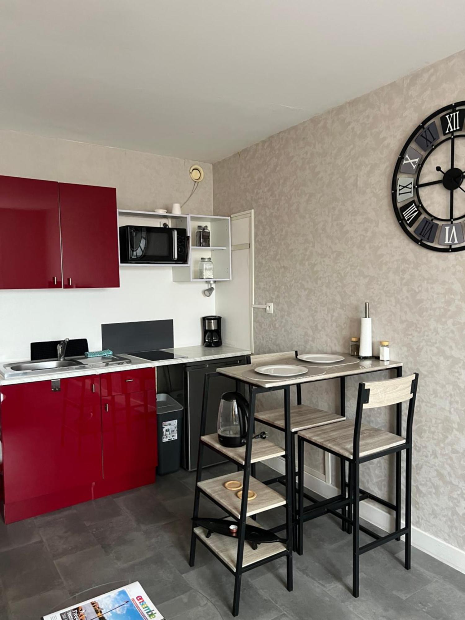 Joli Studio Avec Parking Prive, Bien Situe Moulins  Exteriér fotografie